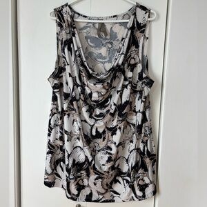 🎉4/30$🎉 Monochrome Floral Drape Tank – Size 1X